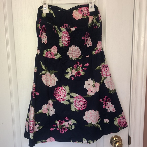 🦋2/$25🦋 ardennes strapless floral dress - Picture 2 of 5